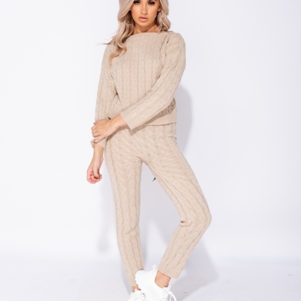 Angelic Attitude Cable Knit Sweater & Leggings Set - Picture 4 of 8